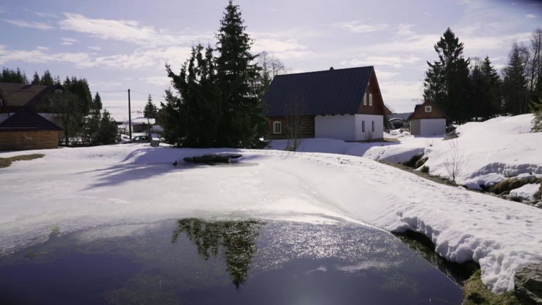 Na houpačce (4) Na houpačce (4)