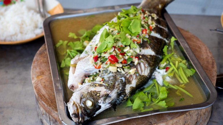 Pla Neung Manao – thajská dušená ryba v limetové šťávě