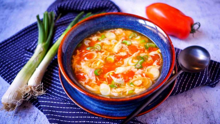 Čínská rajčatová polévka s vejci