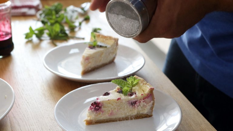 Cheesecake s čerstvými ostružinami Cheesecake s čerstvými ostružinami