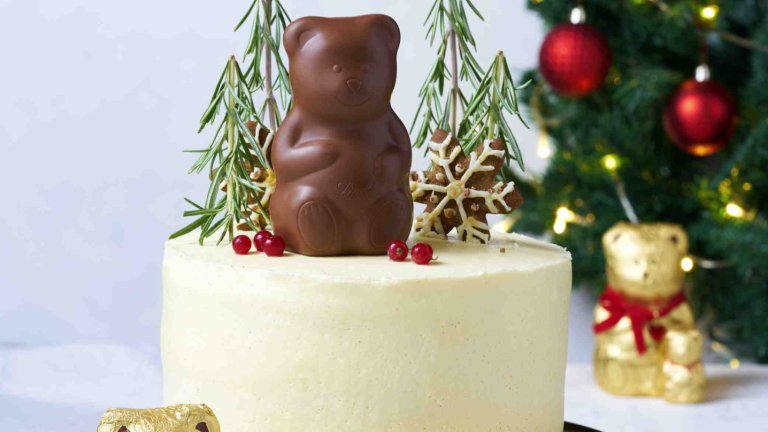 Vánoční perníkový dort s krémem z bílé čokolády 
