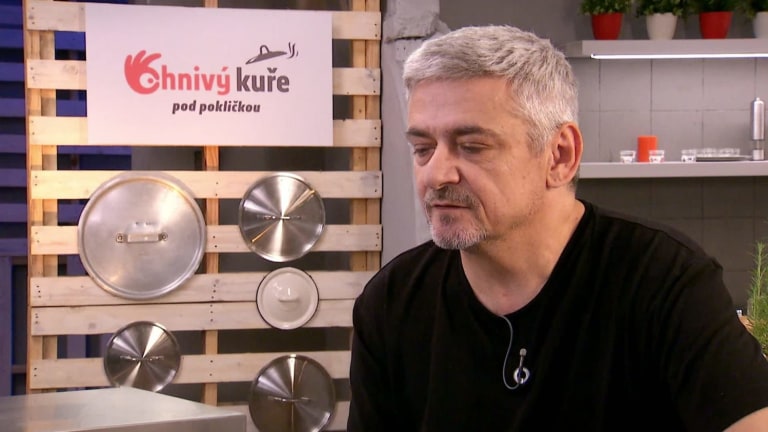 Ohnivý kuře pod pokličkou (1) Ohnivý kuře pod pokličkou (1)