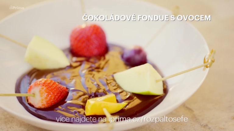 Čokoládové fondue s ovocem Čokoládové fondue s ovocem