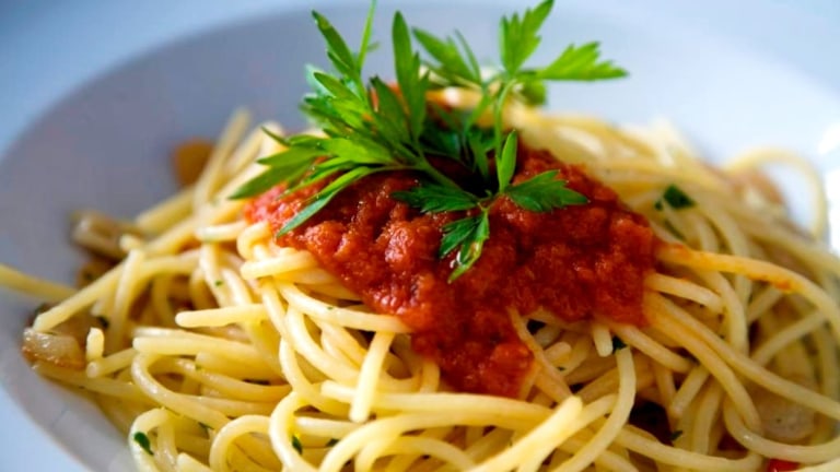 Spaghetti alla paesana (Špagety po vesnicku) Spaghetti alla paesana (Špagety po vesnicku)