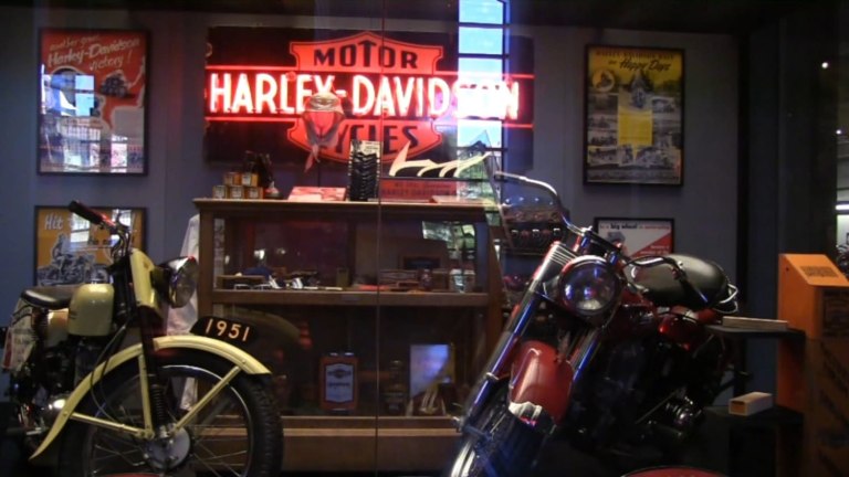Harley Davidson kolem světa: Severní Amerika Harley Davidson kolem světa: Severní Amerika