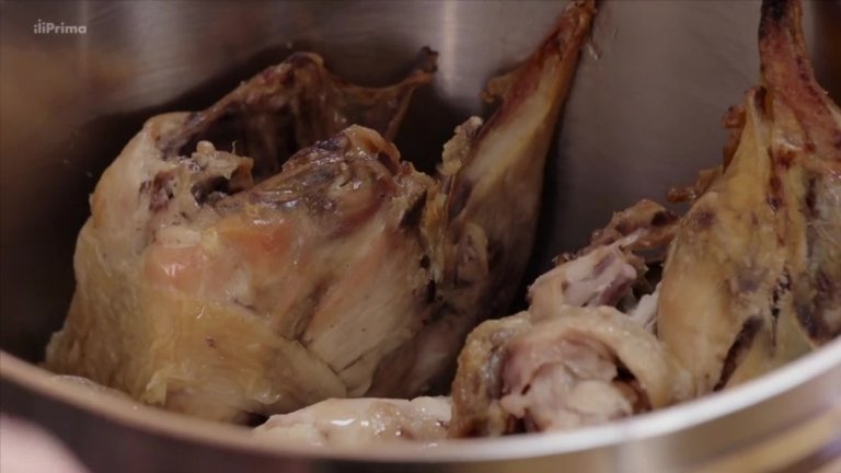 Teď vaří šéf! VII (8): Kuřecí polévka s ricottovými knedlíčky Teď vaří šéf! VII (8): Kuřecí polévka s ricottovými knedlíčky