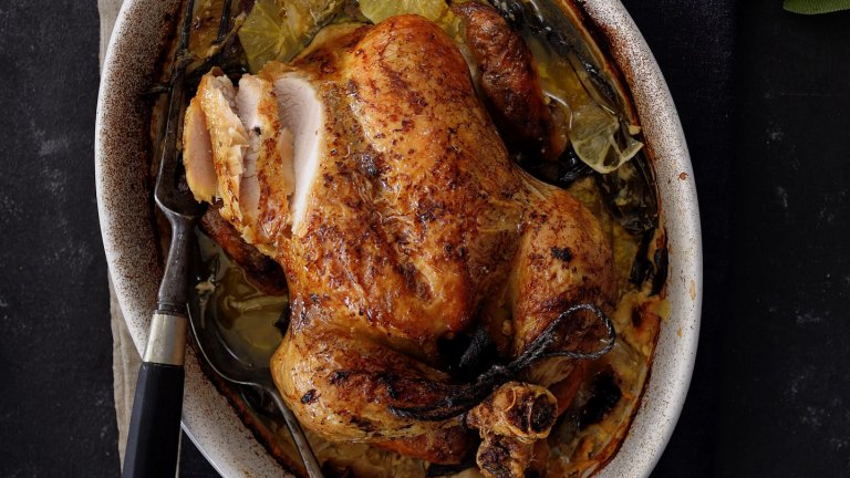 Pečené kuře v mléce se šalvějí podle Jamieho Olivera