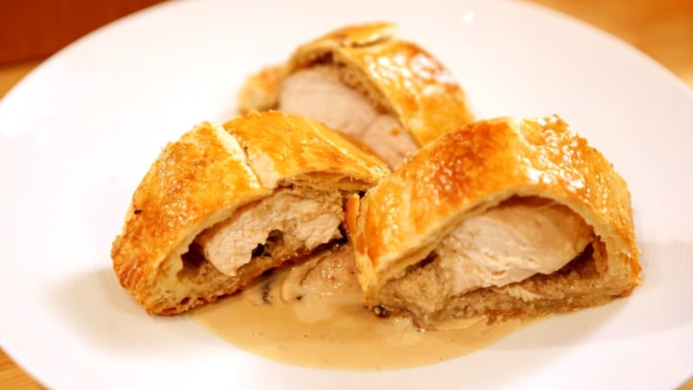 Kuřecí Wellington s žampionovým velouté Kuřecí Wellington s žampionovým velouté