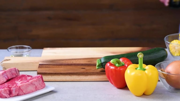 Kikkoman: Hovězí steak v marinádě ze sójové omáčky Kikkoman: Hovězí steak v marinádě ze sójové omáčky