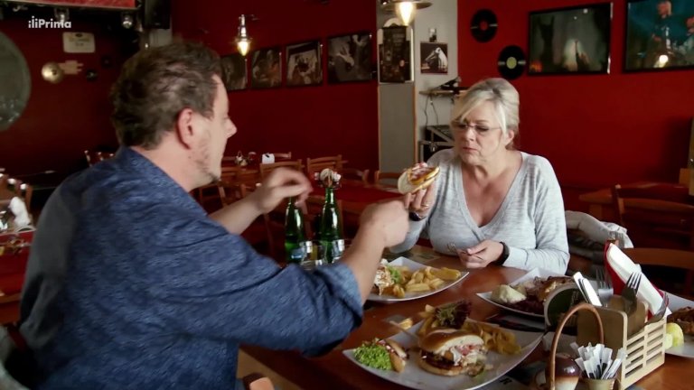 Ano, šéfová! (6): Jak jíst burger, mamma Ano, šéfová! (6): Jak jíst burger, mamma