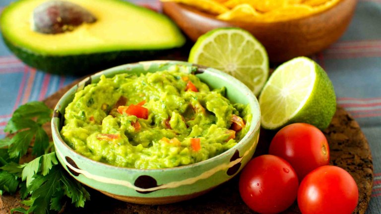 Avokádové guacamole: Dokonalý základní recept s tipy, jak ho ještě vylepšit