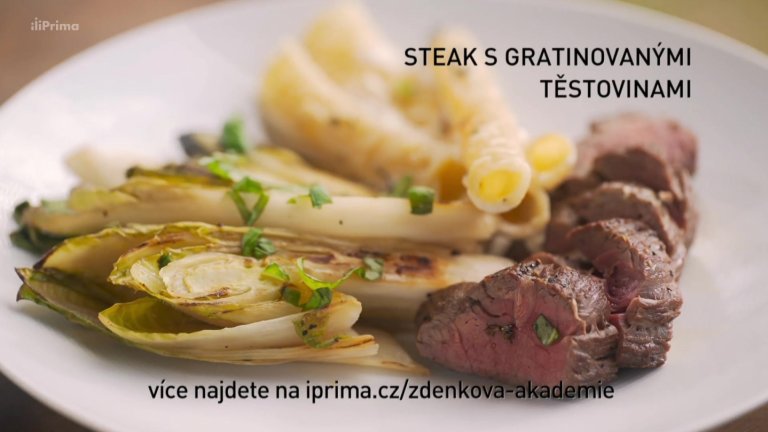 Steak s gratinovanými těstovinami