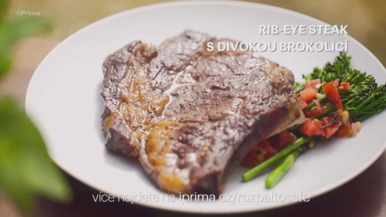 Rib-eye steak s divokou brokolicí Rib-eye steak s divokou brokolicí