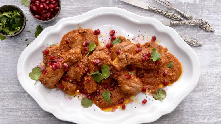 Fesenjoon – dušené kuře v ořechové omáčce po perském způsobu