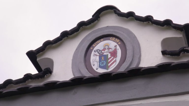 Na houpačce (5) Na houpačce (5)