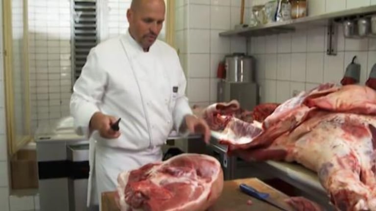 Šéf na grilu II - Jak vykostit kýtu Šéf na grilu II - Jak vykostit kýtu