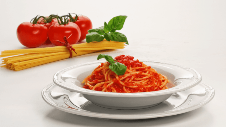 Chuť a vůně Itálie: Špagety s rajčatovým pyré a bazalkou