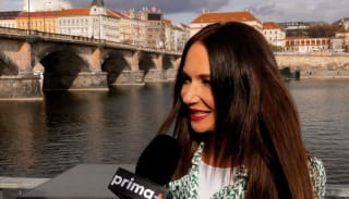 Sandra Nováková si roli paní Bajerové v seriálu Lež na pláži užívala