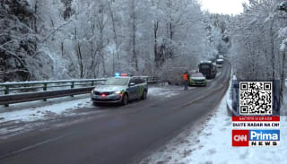 VIDEO: Chaos v dopravě, lavinové nebezpečí i výjimečný stav. Do Evropy vtrhla zima