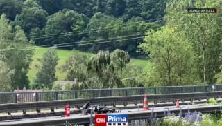 Smrtelná nehoda motorkáře na dálnici D5 u Loděnice