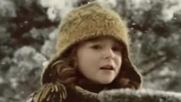 Legendární vánoční reklama na Kofolu už zase dobývá obrazovky. Legendární vánoční reklama na Kofolu už zase dobývá obrazovky.