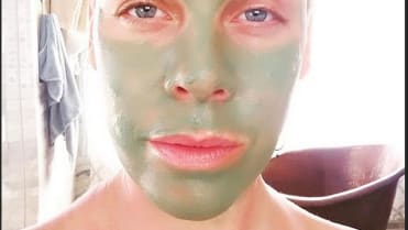 Je to Charlize Theron, nebo Pink? To druhé je správně! Je to Charlize Theron, nebo Pink? To druhé je správně!