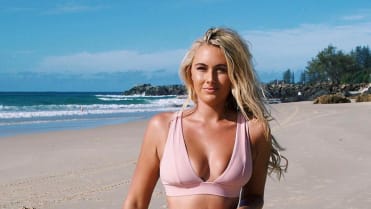 Ellie-Jean Coffey a Holly-Daze Coffey Ellie-Jean Coffey a Holly-Daze Coffey