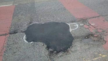 Moc dlouho to netrvalo a díry byly zadělané Moc dlouho to netrvalo a díry byly zadělané