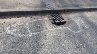 Tady ještě dirka u kanálu Tady ještě dirka u kanálu