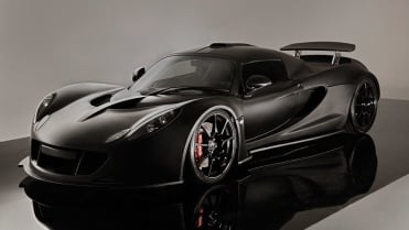 1. HENNESSEY VENOM GT- A máme vítěze! Sedmilitrový motor LS9 V8 od GM dvěma turby a výkonem přes 1 200 koní zajišťuje zrychlení na stovku za 2,5 sekundy a aktuální drží i světový rekord ve zrychlení z nuly na 300 km / hs časem 13,63 sekundy. Veyron, McLar 1. HENNESSEY VENOM GT- A máme vítěze! Sedmilitrový motor LS9 V8 od GM dvěma turby a výkonem přes 1 200 koní zajišťuje zrychlení na stovku za 2,5 sekundy a aktuální drží i světový rekord ve zrychlení z nuly na 300 km / hs časem 13,63 sekundy. Veyron, McLar
