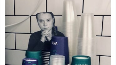 Greta T. straší v kancelářích 5 Greta T. straší v kancelářích 5
