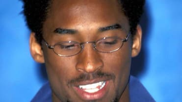 Kobe Bryant zemřel při pádu helikoptéry. Kobe Bryant zemřel při pádu helikoptéry.