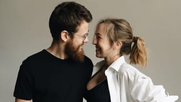 Youtuberka Nicole Ehrenbergerová se snoubencem Pierem Šesták. Youtuberka Nicole Ehrenbergerová se snoubencem Pierem Šesták.
