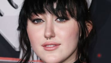 Noah Cyrus (21) Noah Cyrus (21)
