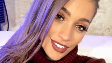 Jasmina je skoro dvakrát tak mladší jak Dara Rolins Jasmina je skoro dvakrát tak mladší jak Dara Rolins
