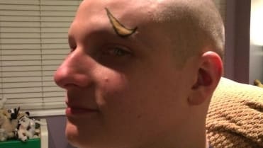 Obočí ve tvaru loga Nike - Obrázek 6 Obočí ve tvaru loga Nike - Obrázek 6