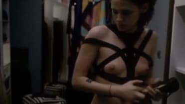 Herečka se svlékla ve filmu Personal Shopper. Herečka se svlékla ve filmu Personal Shopper.