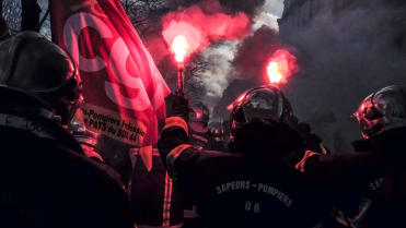Hasiči protestovali za vyšší plat Hasiči protestovali za vyšší plat
