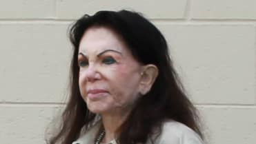 Jackie Stallone (92), i takhle to může dopadnout, když to přeženete s plastikami - Obrázek 5 Jackie Stallone (92), i takhle to může dopadnout, když to přeženete s plastikami - Obrázek 5
