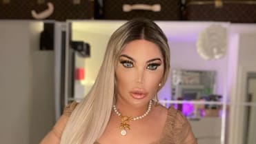 Ken se nechává předělat na Barbie 9 Ken se nechává předělat na Barbie 9