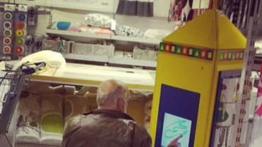 Muži unavení z nákupů 15 Muži unavení z nákupů 15