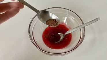 Do směsi přidejte trochu kakaa Do směsi přidejte trochu kakaa