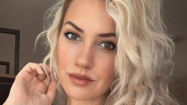 Paige Spiranac to sekne na trávníku i mimo něj Paige Spiranac to sekne na trávníku i mimo něj