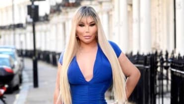 Ken se nechává předělat na Barbie 5 Ken se nechává předělat na Barbie 5