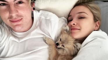 Podobné zamilované fotky už jsou ovšem, zdá se, minulostí. Podobné zamilované fotky už jsou ovšem, zdá se, minulostí.