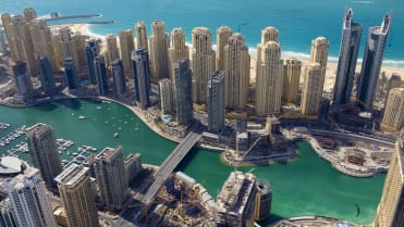 V Dubaji se za nevhodné chování považuje objímání, tančení nebo pouštění hlasité hudby na veřejnosti V Dubaji se za nevhodné chování považuje objímání, tančení nebo pouštění hlasité hudby na veřejnosti