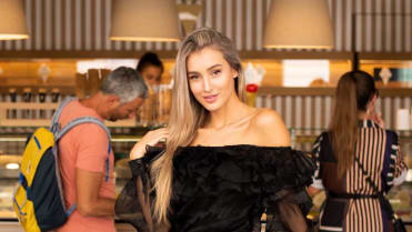 Leona Novoberdaliu (23) Leona Novoberdaliu (23)