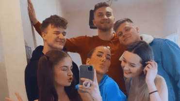 Influenceři a první den reality show LIKE HOUSE. Influenceři a první den reality show LIKE HOUSE.