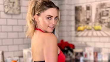 Carla Bellucci má zajímavý přístup k Vánocům a rodičovským lekcím Carla Bellucci má zajímavý přístup k Vánocům a rodičovským lekcím