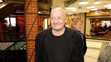 Zemřel herec Zdeněk Srstka. Zemřel herec Zdeněk Srstka.